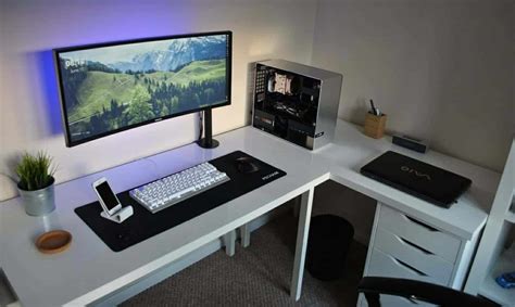 33 Clean Looking White Gaming Setup - GPCD