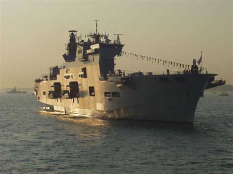 Hms Ocean L12 Royal Navy Weeks After Being Commissioned Flickr