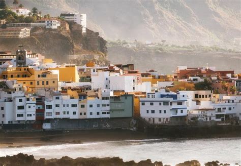 Casas Coloridas De Puerto De La Cruz Tenerife Foto De Archivo Imagen