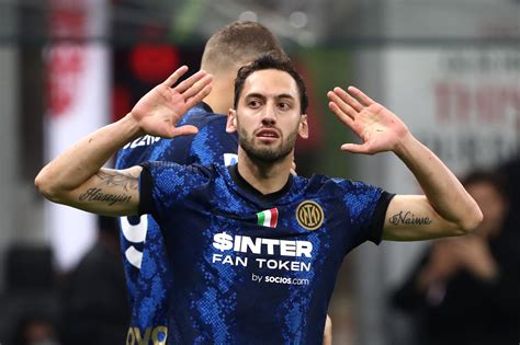 Photo - Inter's Hakan Calhanoglu Continues Impressive Goal & Assist Record