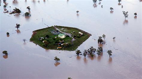 Thousands Stranded In Nsw Qld Floods Sbs News