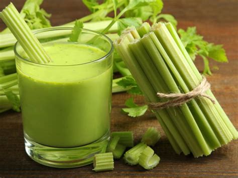 Cómo hacer un jugo de apio depurativo 5 recetas para eliminar líquidos