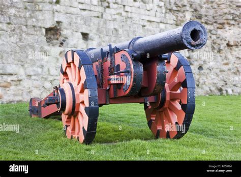 Demi culverin cannon Stock Photo - Alamy