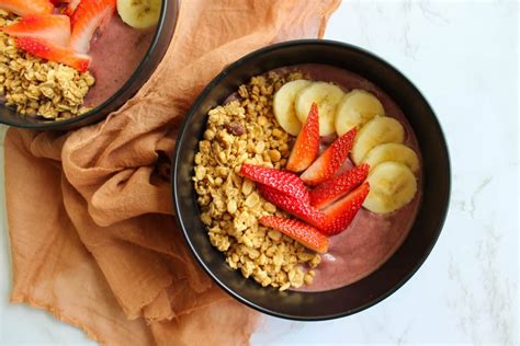 Dairy Free Acai Smoothie Bowl • The Candid Cooks