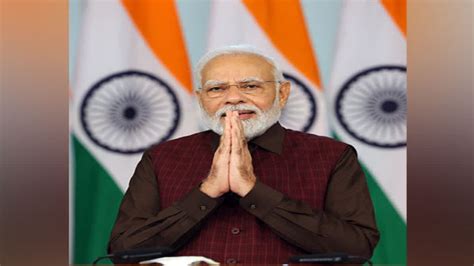 Pm Modi Performs Puja At Shri Saibaba Samadhi Temple In Shirdi