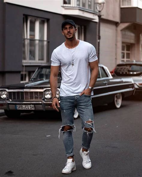 53 Best Streetwear Outfits For Men Women In 2022 Mens Casual