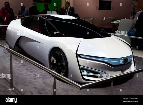 Fuel Cell Electric Vehicle Hi Res Stock Photography And Images Alamy