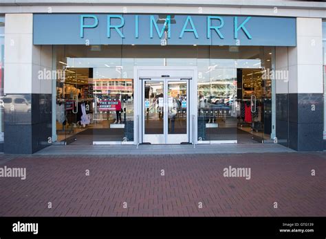 Clothing Store Design Exterior
