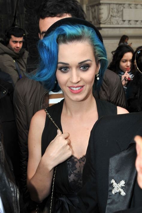 28 pictures of Katy Perry rocking Blue Hairstyles – StrayHair