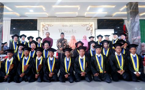 Kbm Resmi Berakhir Siswa Ma Darul Quran Gelar Wisuda Purna