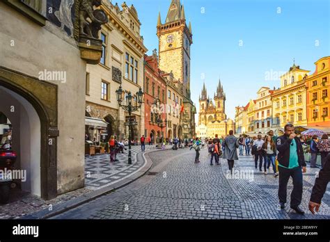 Ciudad Vieja Praga Rep Blica Checa Plaza Con El Reloj Astorm Y La