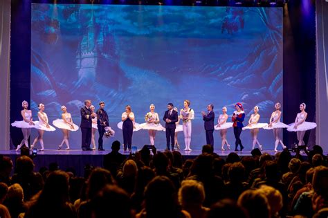 M S De Mil Personas Han Disfrutado El Lago De Los Cisnes Del Ballet