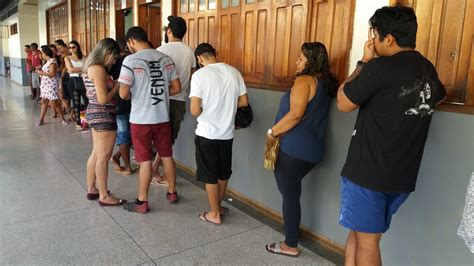 Filas marcam última hora para votos no maior colégio eleitoral do AP