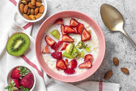 Haferflocken mit Sirup zum Frühstück