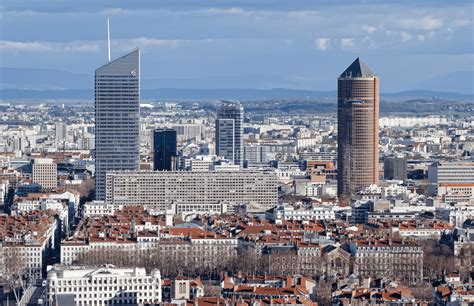 Lyon les mutations dune métropole Lelivrescolaire fr