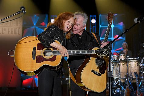 Bonnie Raitt to Honor John Prine at 2020 Grammy Awards