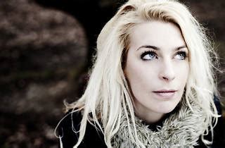 Sara Pascoe and John Robins – Edinburgh Previews | Comedy in London