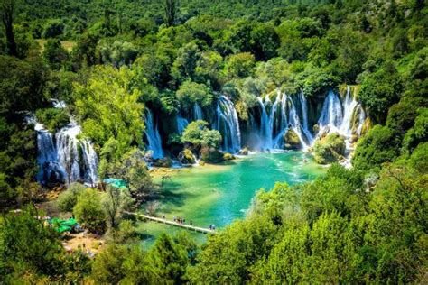 Les chutes de Kravica en Bosnie Herzégovine | Arama