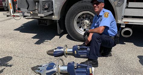 Pittsburgh Ems Debuts Battery Operated Jaws Of Life Cbs Pittsburgh