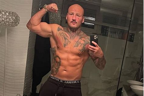 Artur Szpilka Ma Kolorowy Tatua Na Po Ladkach Na Odwa Nym Wideo