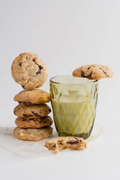 Desayuno Navide O Galletas Caseras Con Trozos De Chocolate Junto A Un