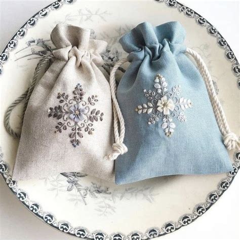 Pin By Rebecca Dambrosio On Embroidery Embroidery Purse Embroidery