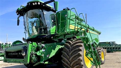 The John Deere X Combine A Look At The Tech Power And Price The Isnn