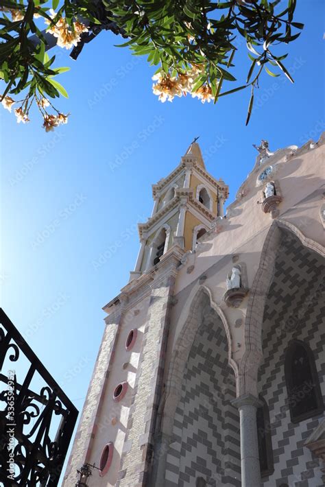 Fachada de la Catedral Basílica de la Inmaculada Concepción de Mazatlán