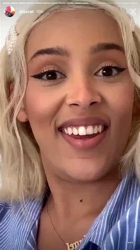 All Reaction Videos On Twitter Doja Cat Smiling And Staring Directly