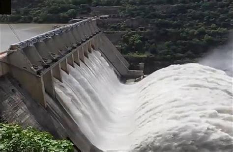 Bhakra Dam के खोले Flood Gate पानी में डूबे सैंकड़ों गांव लोग घरों को