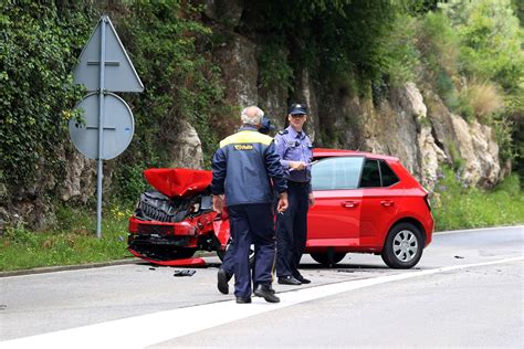 Slobodna Dalmacija Sudar Dva Osobna Automobila U Ilipima Vi E Osoba