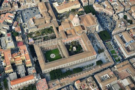 Catania Sizilien Aus Der Vogelperspektive Kloster San Nicola In