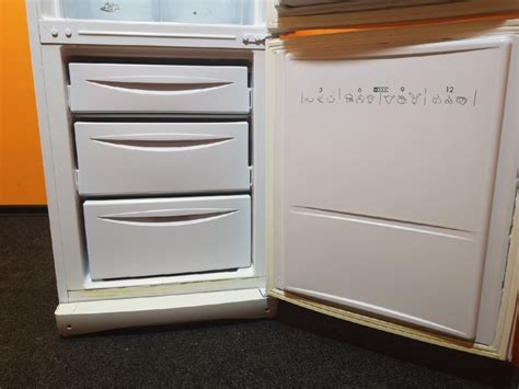 STINOL RF 305A.008 Холодильники б/у купить в Москве, магазин б/у ...