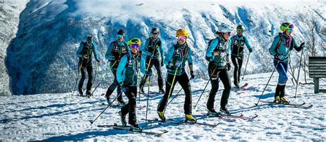 Gli Atleti Delle Squadre Senior E U Di Sci Alpinismo In Allenamento A