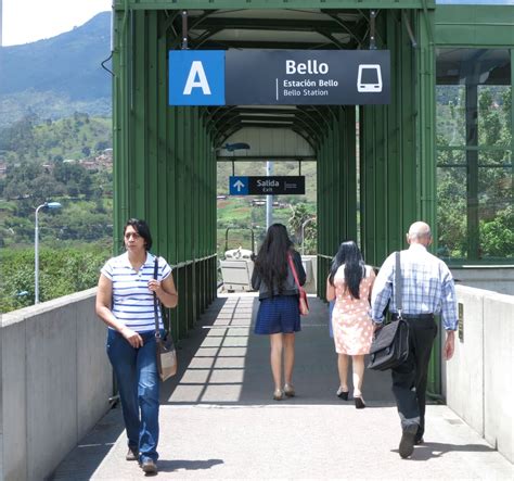 Estación Metro Bello EASY LIVING