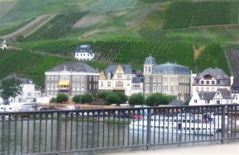 Bernkastel Wine Festival - Travel, Events & Culture Tips for Americans Stationed in Germany