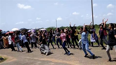 Despacito And Raha Kiliki Mix Cutn Onam Flashmob Dance Performance