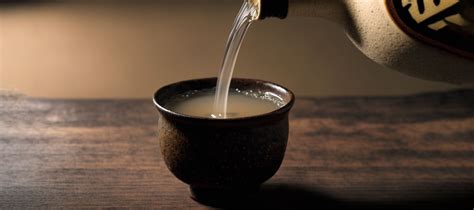 How To Drink Sake Tips Tricks And Etiquette Santokuknives