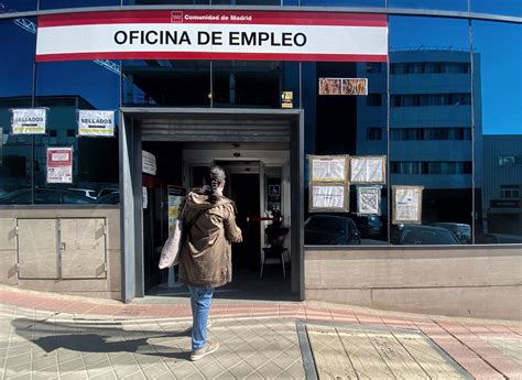 El Paro Cae En 7 452 Personas En Febrero Hasta Los 2 76 Millones Su