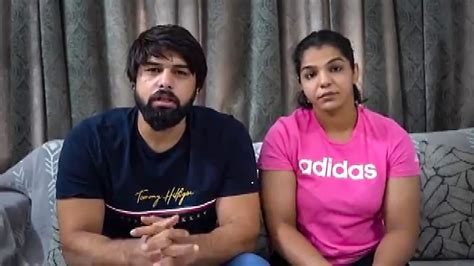 No Political Motive In Protest Say Sakshi Malik Satyawart Kadian