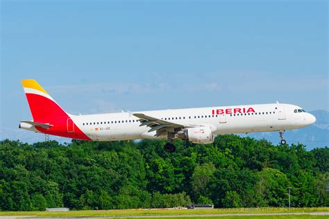 Ec Jqz Airbus Hamburg A A C N Iberia Ib Flickr