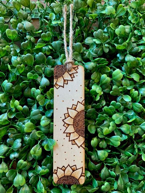 Wooden Floral Bookmarks - Etsy