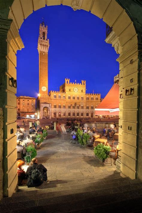 Piazza Del Campo, Siena, Italy Editorial Stock Photo - Image of famous ...