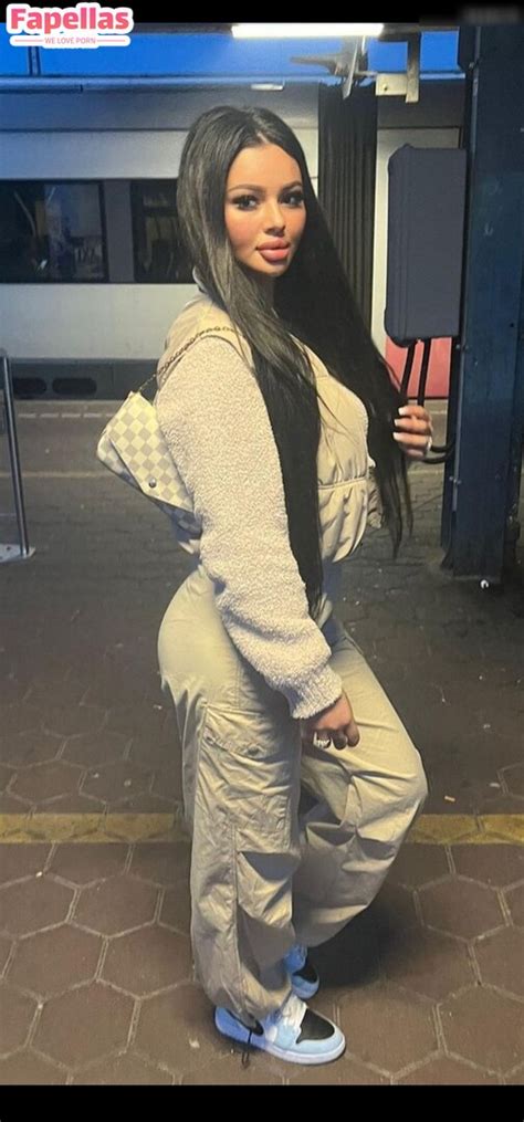 Barbie Ilginay Nude Leaks Fapellas