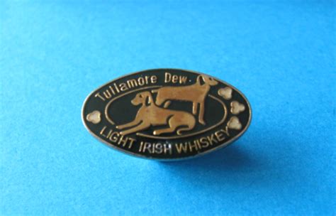 Tullamore Dew Irish Whisky Whiskey Pin Badge Vgc Dogs Ebay