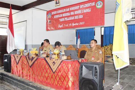 Review Kurikulum Dan Workshop Implementasi Kurikulum Merdeka Sman