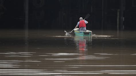 Rio Taquari Sobe Metros Em H E Ultrapassa Cota De Inunda O