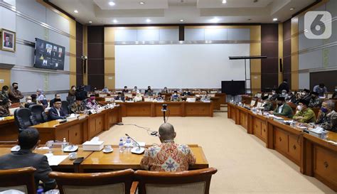 FOTO DPR Dan Kemenag Sepakati Biaya Ibadah Haji 2022 Foto Liputan6