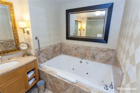 36 JACUZZI ROOMS IN LAS VEGAS, NEVADA: RENO, TAHOE + MORE!