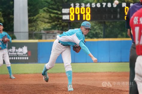 江沁恩回投手丘首勝留念 U18東岸聯盟穀保拿勝 運動 中央社 Cna